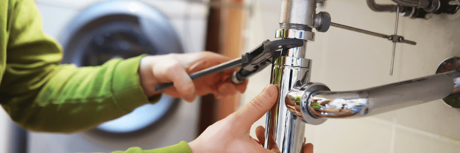 who is responsible for plumbing strata building